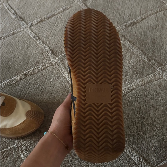 Stylish women's Sneakers in Cream and Tan - Picture 4 of 5